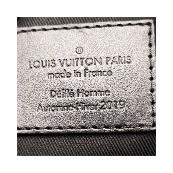 Pre Loved Louis Vuitton Taiga Rainbow Soft Trunk Women Black Crossbody Bags - Picture 6 of 8